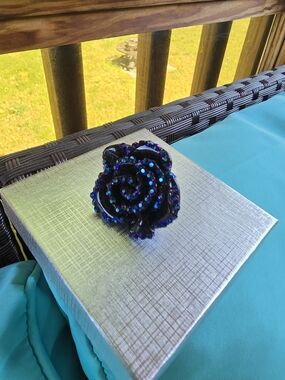 🦩 Black Floral Statement Ring with Blue-Purple Rhinestones - sz. 7.5
